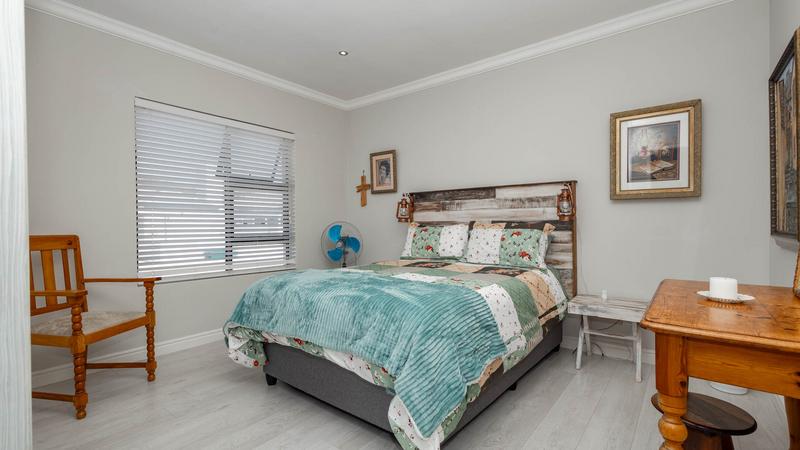 3 Bedroom Property for Sale in Sandy Point Western Cape